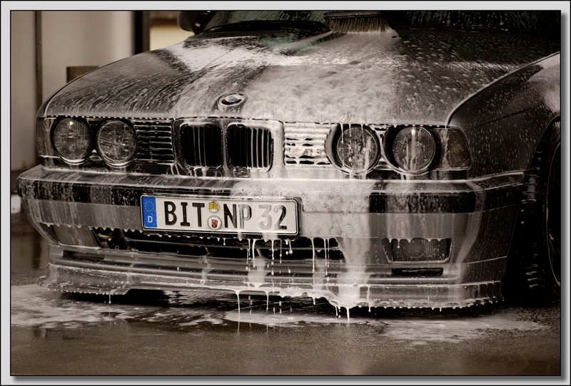 Illustration for article titled Have a Bavarian ton of E32s, E34s and E36s